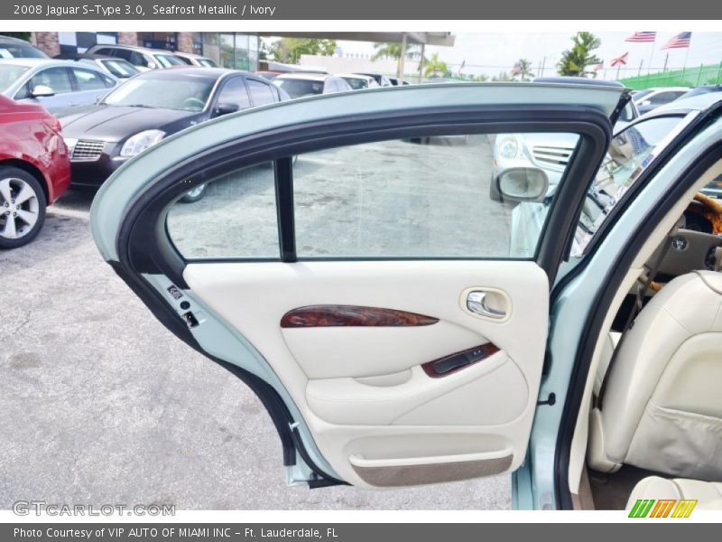 Seafrost Metallic / Ivory 2008 Jaguar S-Type 3.0