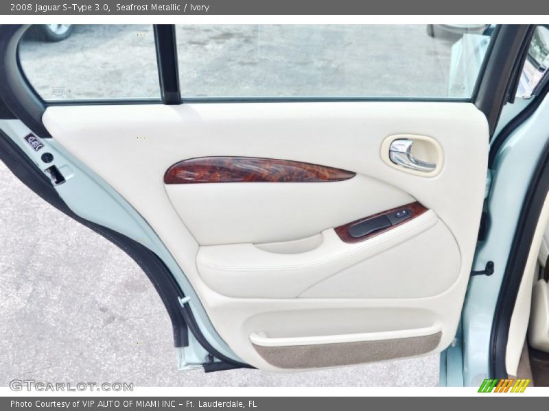 Seafrost Metallic / Ivory 2008 Jaguar S-Type 3.0