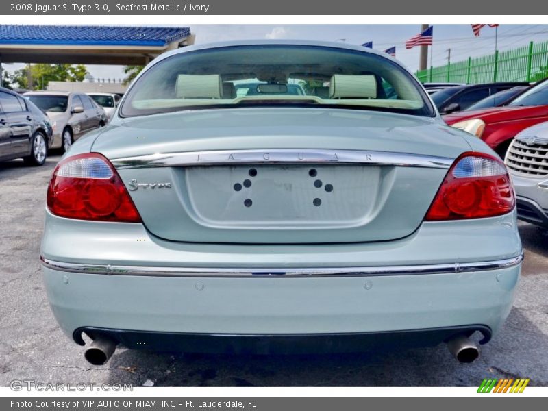 Seafrost Metallic / Ivory 2008 Jaguar S-Type 3.0