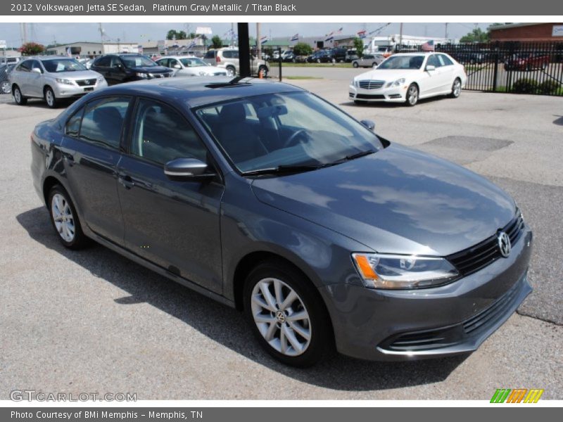 Platinum Gray Metallic / Titan Black 2012 Volkswagen Jetta SE Sedan