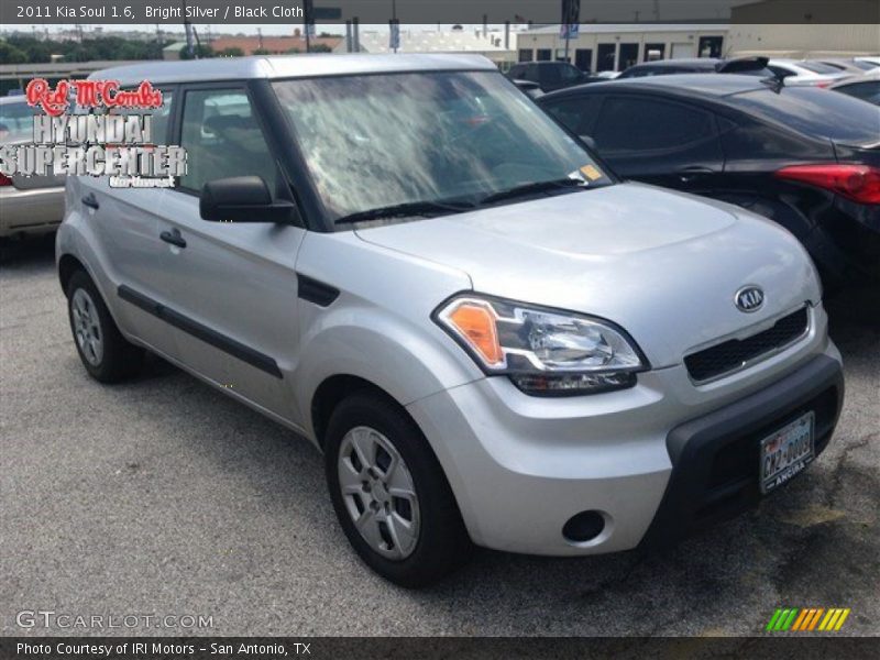 Bright Silver / Black Cloth 2011 Kia Soul 1.6