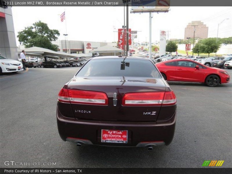 Bordeaux Reserve Metallic / Dark Charcoal 2011 Lincoln MKZ FWD