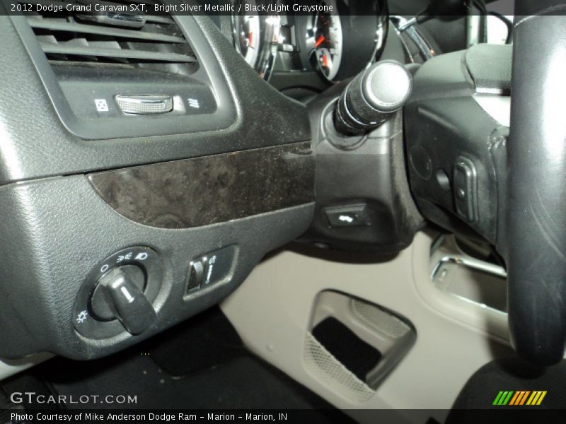 Bright Silver Metallic / Black/Light Graystone 2012 Dodge Grand Caravan SXT