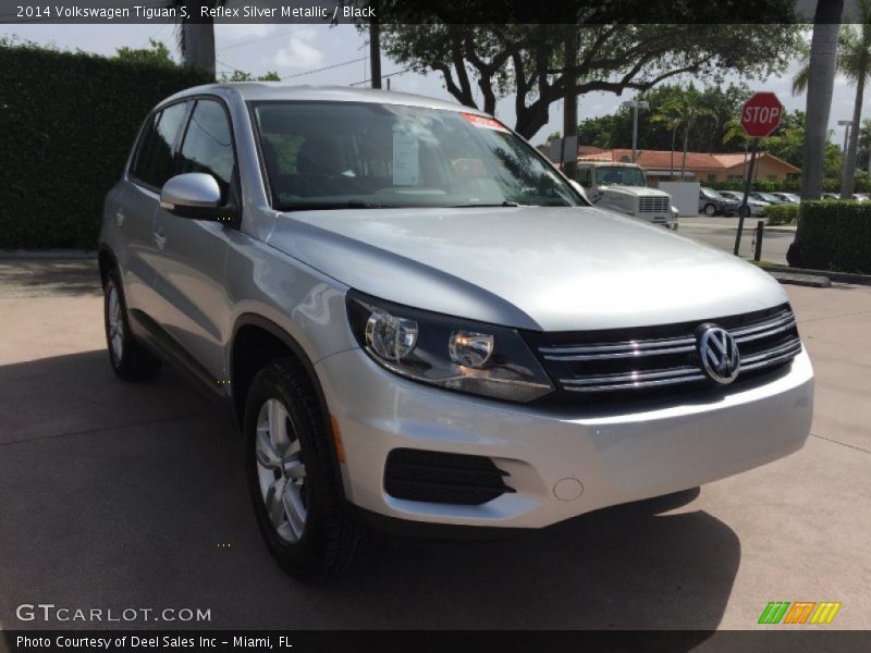 Reflex Silver Metallic / Black 2014 Volkswagen Tiguan S