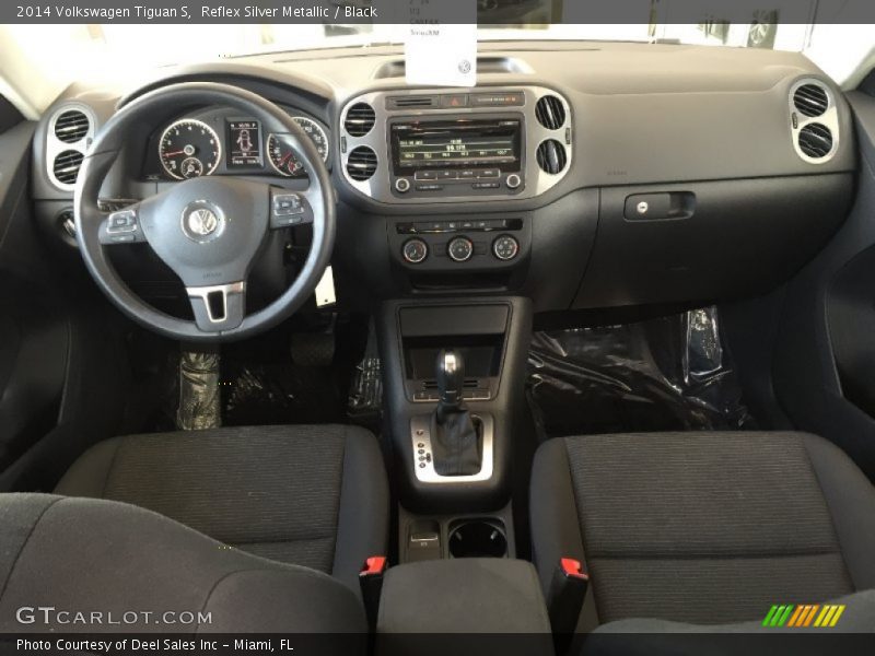 Reflex Silver Metallic / Black 2014 Volkswagen Tiguan S