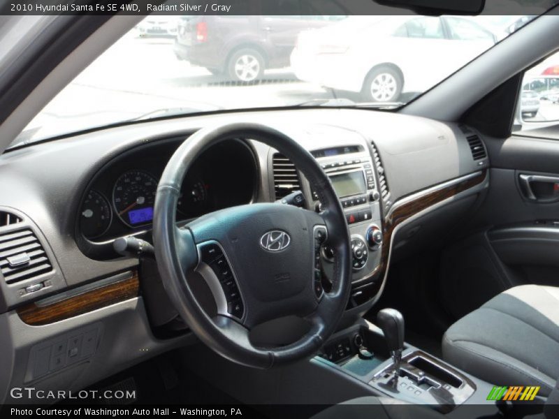 Radiant Silver / Gray 2010 Hyundai Santa Fe SE 4WD