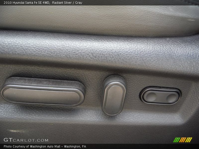 Radiant Silver / Gray 2010 Hyundai Santa Fe SE 4WD