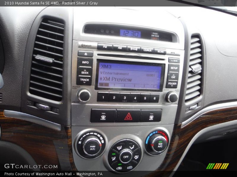 Radiant Silver / Gray 2010 Hyundai Santa Fe SE 4WD