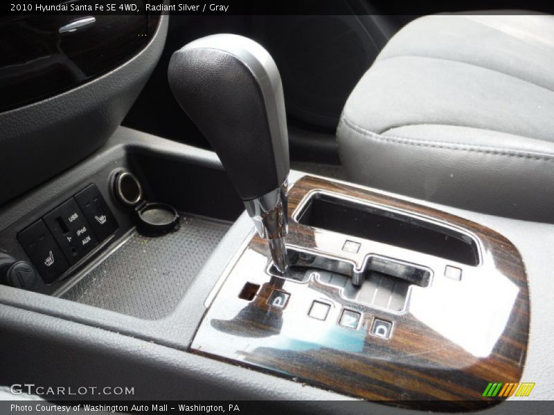 Radiant Silver / Gray 2010 Hyundai Santa Fe SE 4WD