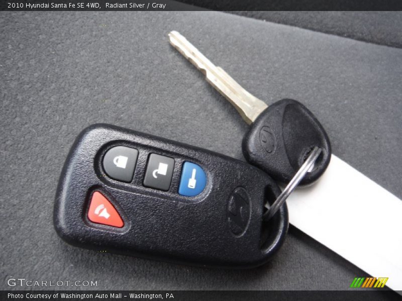 Radiant Silver / Gray 2010 Hyundai Santa Fe SE 4WD