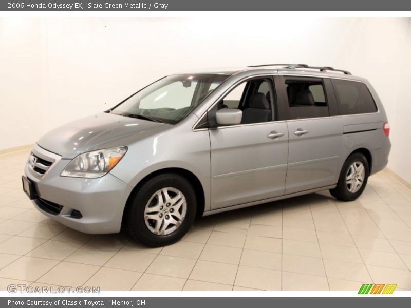 Front 3/4 View of 2006 Odyssey EX