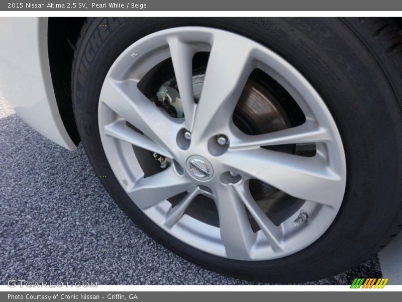 Pearl White / Beige 2015 Nissan Altima 2.5 SV