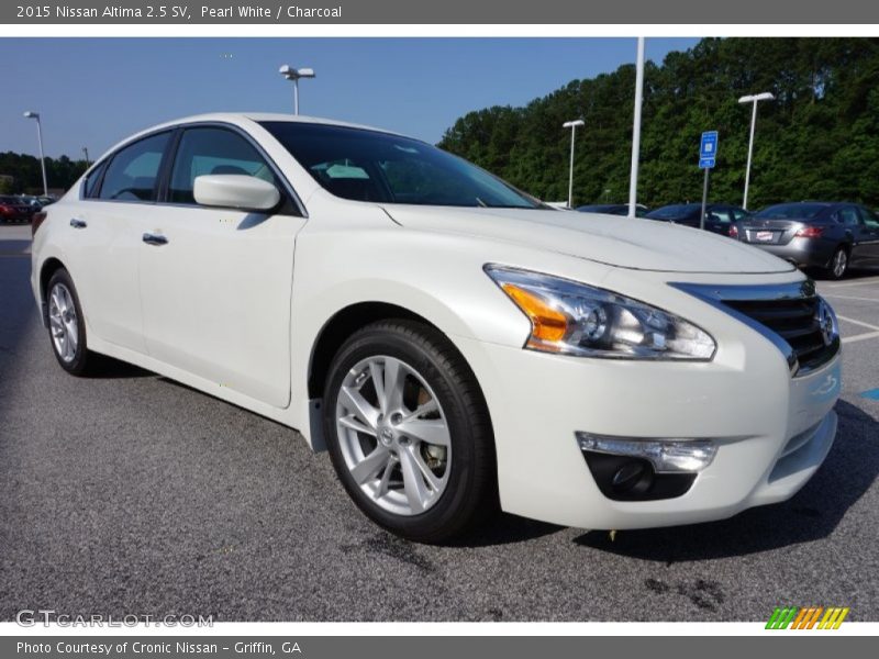 Pearl White / Charcoal 2015 Nissan Altima 2.5 SV