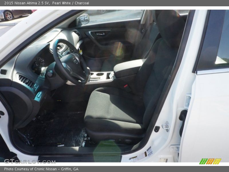 Pearl White / Charcoal 2015 Nissan Altima 2.5 SV