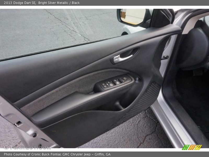 Bright Silver Metallic / Black 2013 Dodge Dart SE