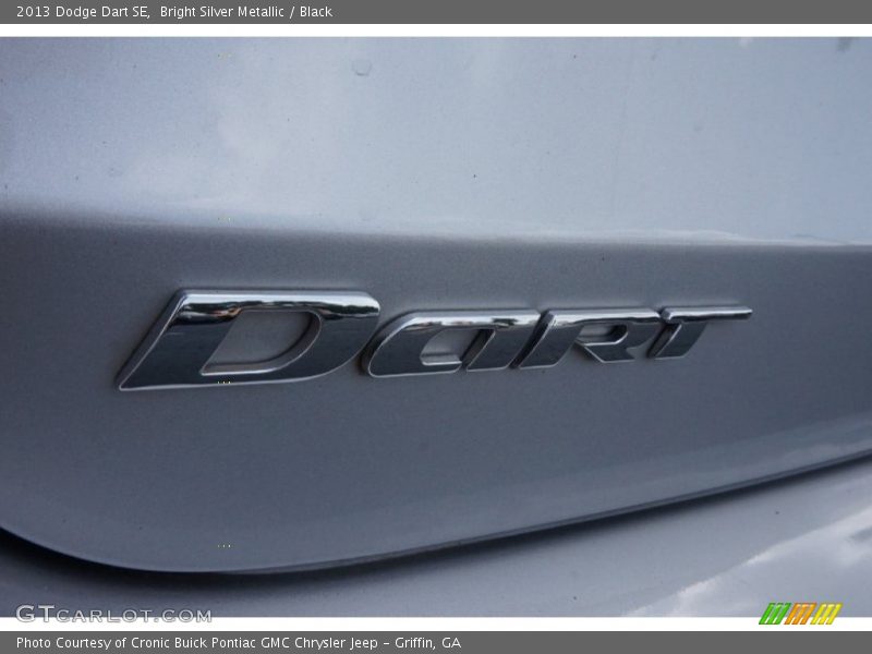 Bright Silver Metallic / Black 2013 Dodge Dart SE