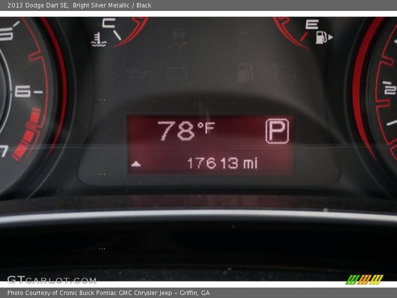 Bright Silver Metallic / Black 2013 Dodge Dart SE