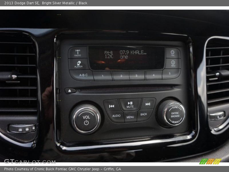 Bright Silver Metallic / Black 2013 Dodge Dart SE