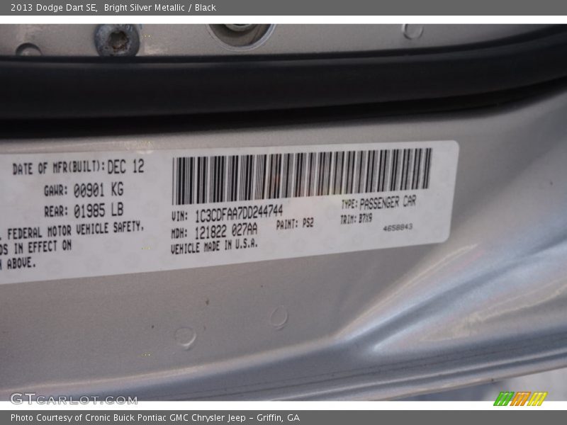 Bright Silver Metallic / Black 2013 Dodge Dart SE