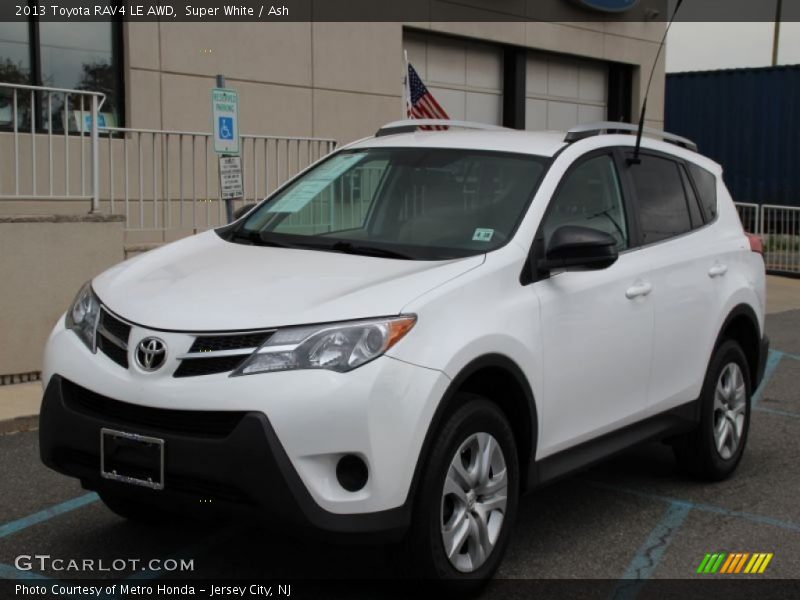 Super White / Ash 2013 Toyota RAV4 LE AWD