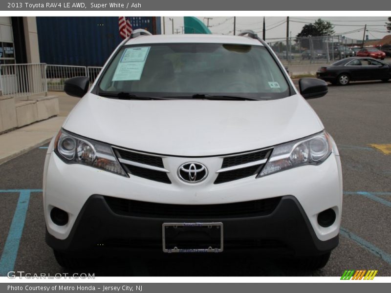 Super White / Ash 2013 Toyota RAV4 LE AWD
