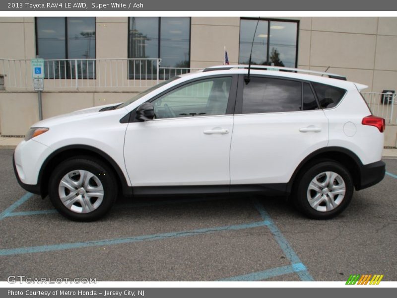 Super White / Ash 2013 Toyota RAV4 LE AWD