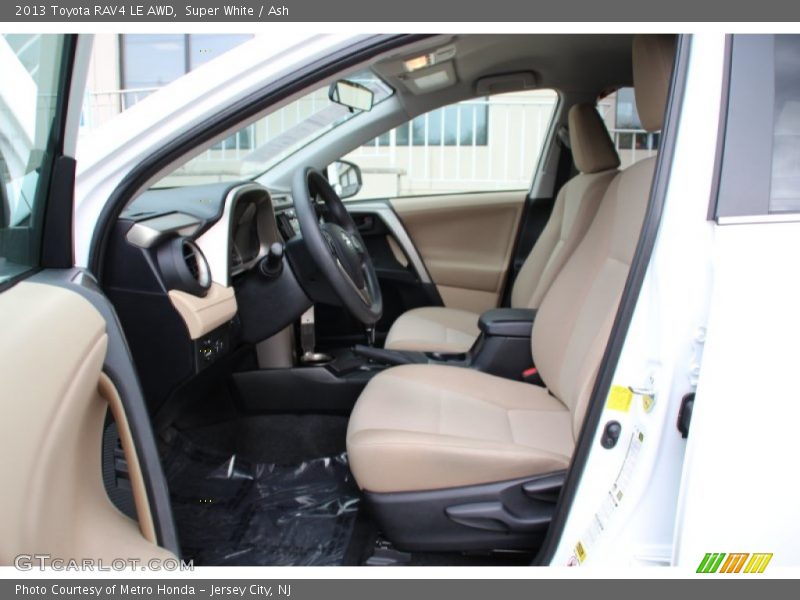 Super White / Ash 2013 Toyota RAV4 LE AWD