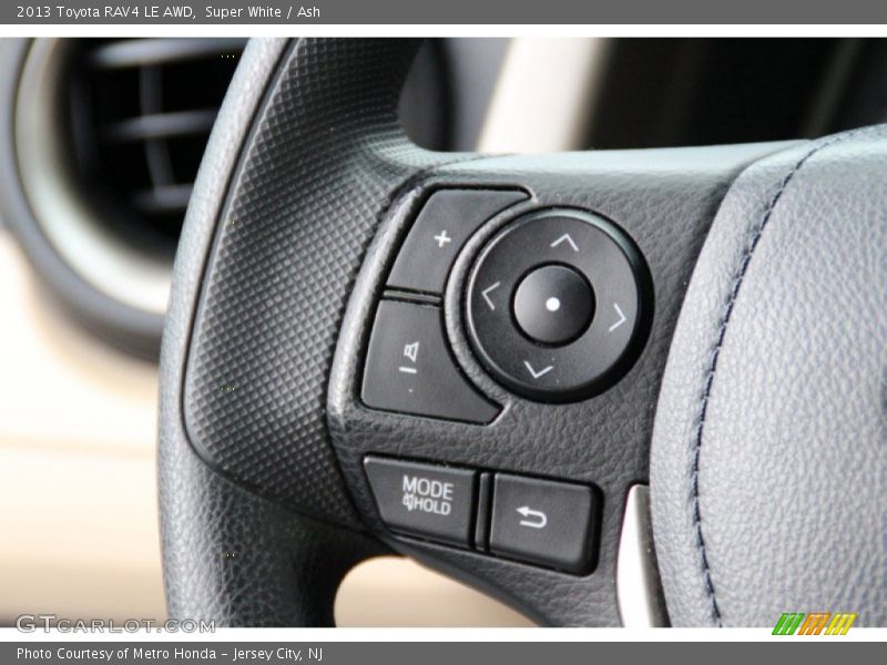 Super White / Ash 2013 Toyota RAV4 LE AWD