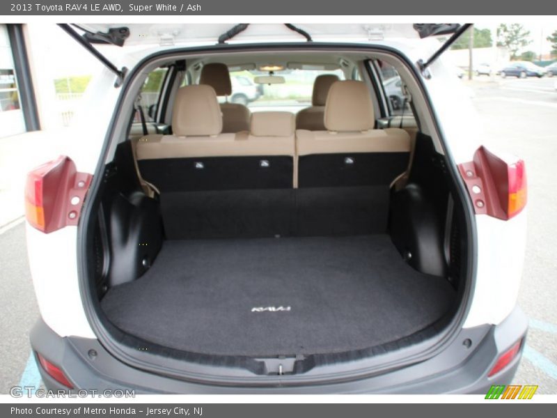 Super White / Ash 2013 Toyota RAV4 LE AWD