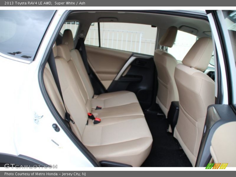 Super White / Ash 2013 Toyota RAV4 LE AWD