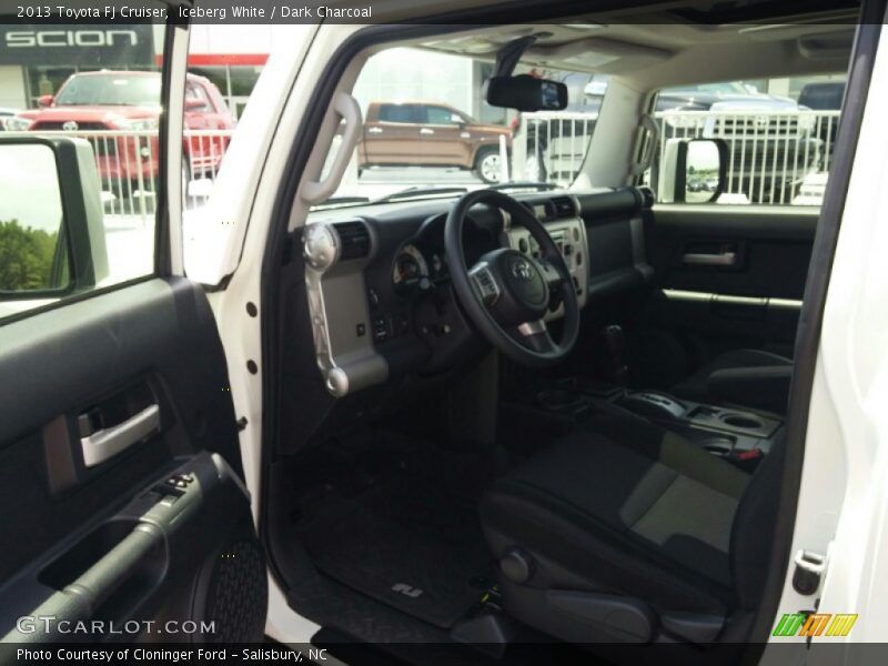 Iceberg White / Dark Charcoal 2013 Toyota FJ Cruiser