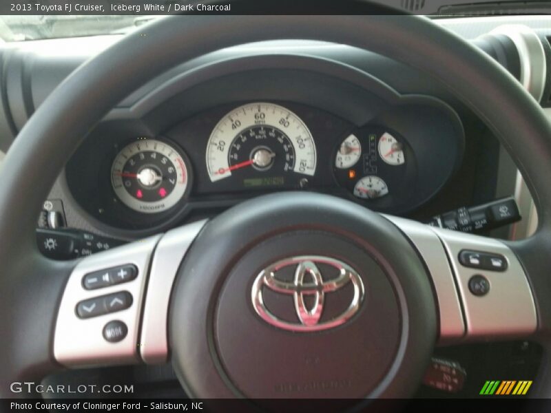 Iceberg White / Dark Charcoal 2013 Toyota FJ Cruiser