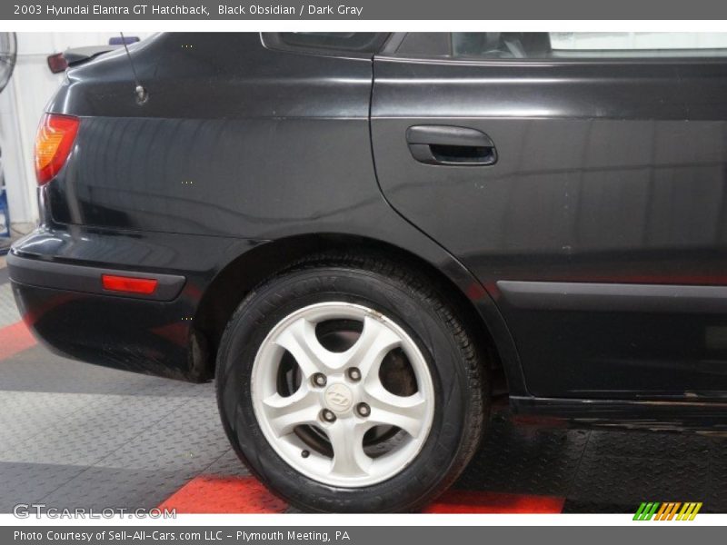 Black Obsidian / Dark Gray 2003 Hyundai Elantra GT Hatchback