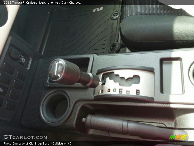 Iceberg White / Dark Charcoal 2013 Toyota FJ Cruiser