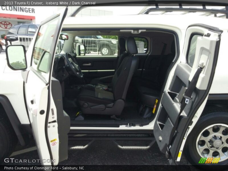 Iceberg White / Dark Charcoal 2013 Toyota FJ Cruiser