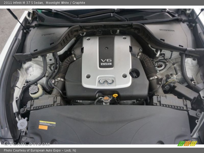 Moonlight White / Graphite 2011 Infiniti M 37 S Sedan