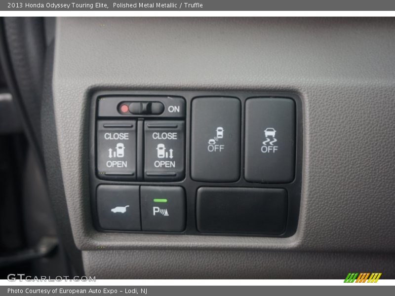 Polished Metal Metallic / Truffle 2013 Honda Odyssey Touring Elite