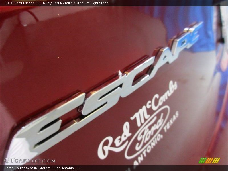 Ruby Red Metallic / Medium Light Stone 2016 Ford Escape SE