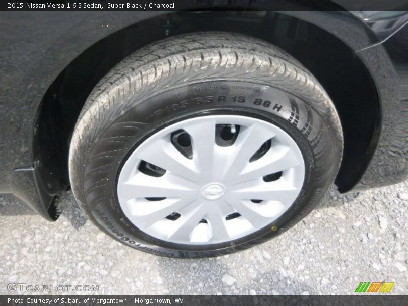 Super Black / Charcoal 2015 Nissan Versa 1.6 S Sedan