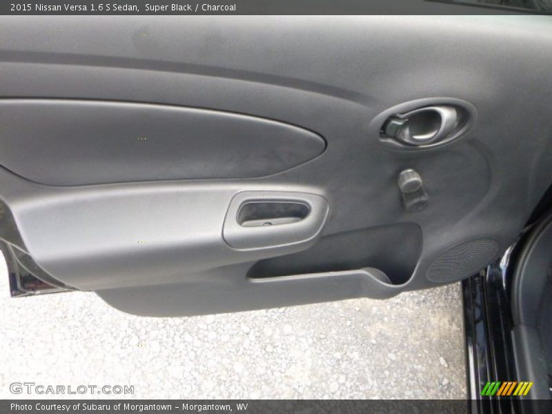 Super Black / Charcoal 2015 Nissan Versa 1.6 S Sedan