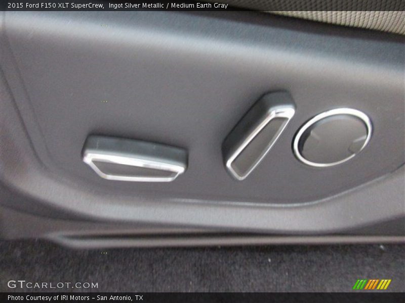 Ingot Silver Metallic / Medium Earth Gray 2015 Ford F150 XLT SuperCrew