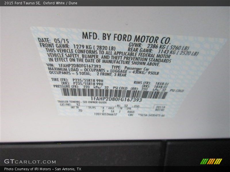 Oxford White / Dune 2015 Ford Taurus SE