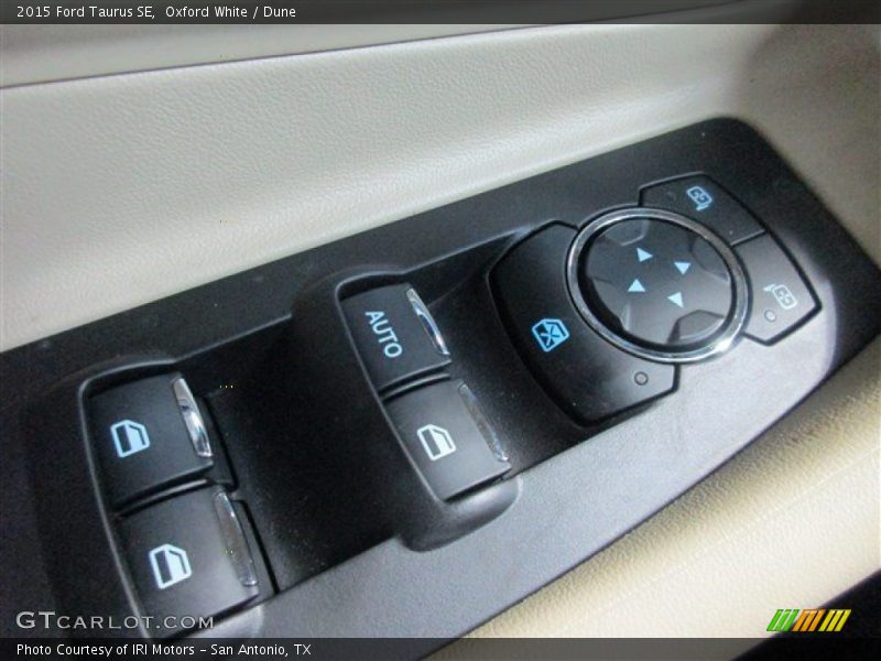 Oxford White / Dune 2015 Ford Taurus SE