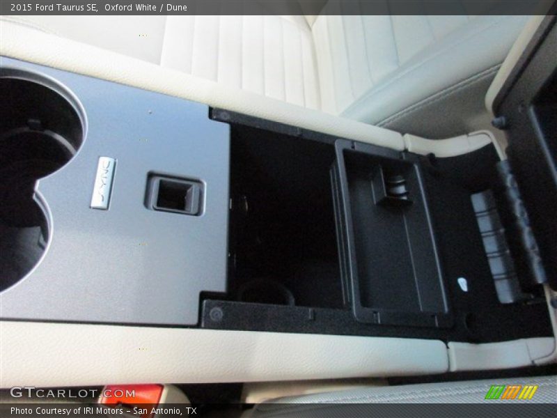 Oxford White / Dune 2015 Ford Taurus SE