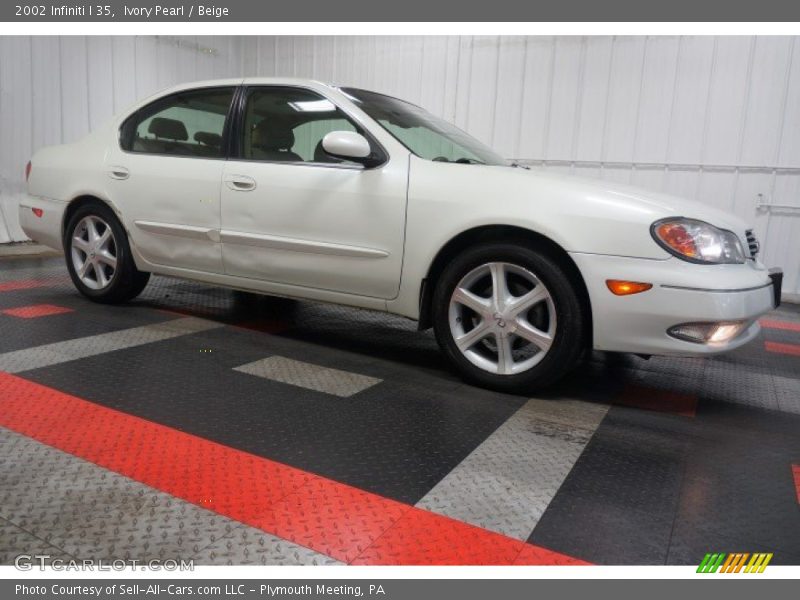 Ivory Pearl / Beige 2002 Infiniti I 35