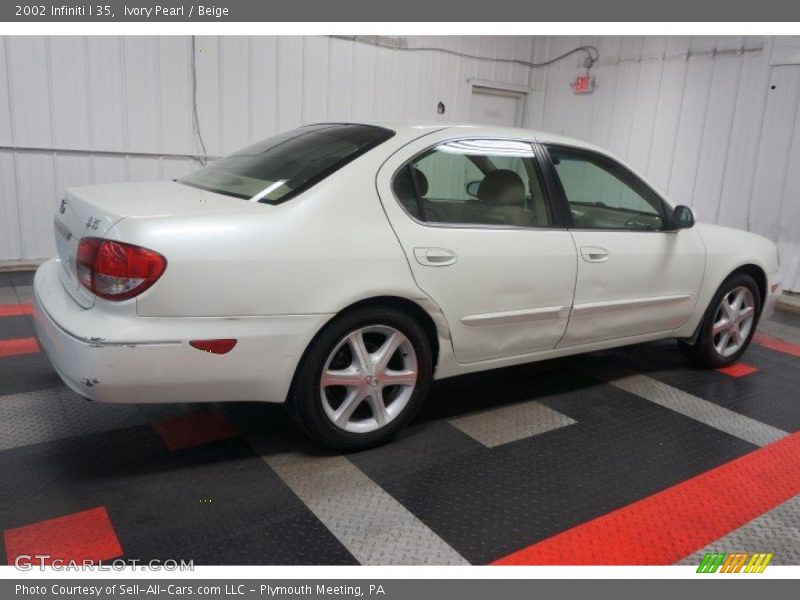 Ivory Pearl / Beige 2002 Infiniti I 35
