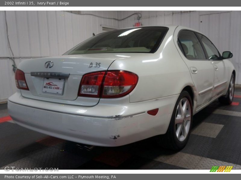 Ivory Pearl / Beige 2002 Infiniti I 35
