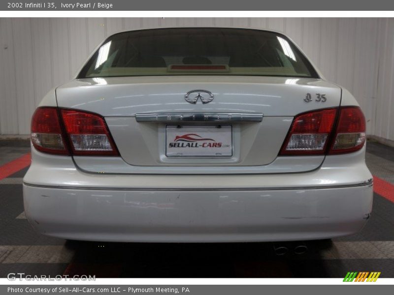 Ivory Pearl / Beige 2002 Infiniti I 35