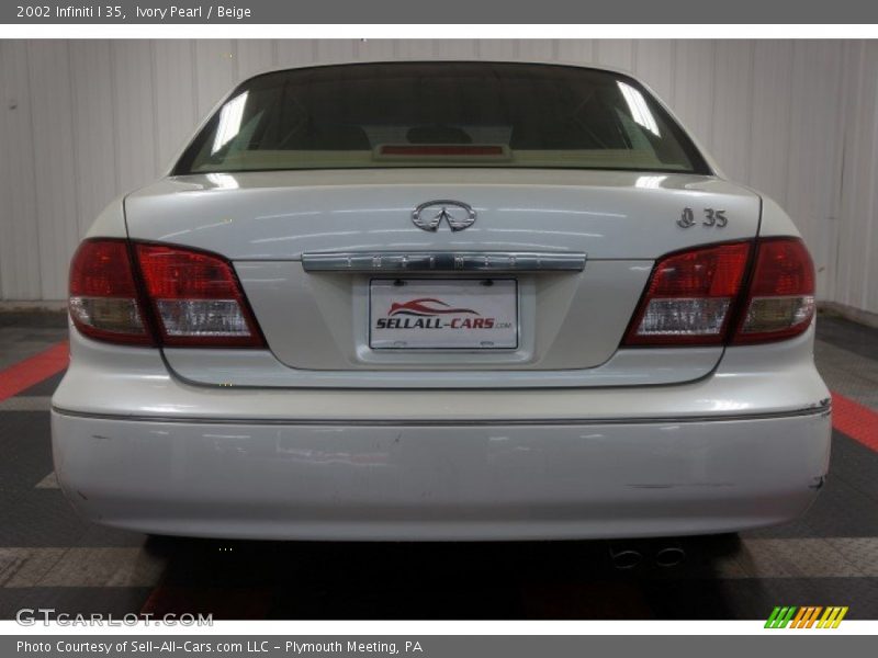 Ivory Pearl / Beige 2002 Infiniti I 35