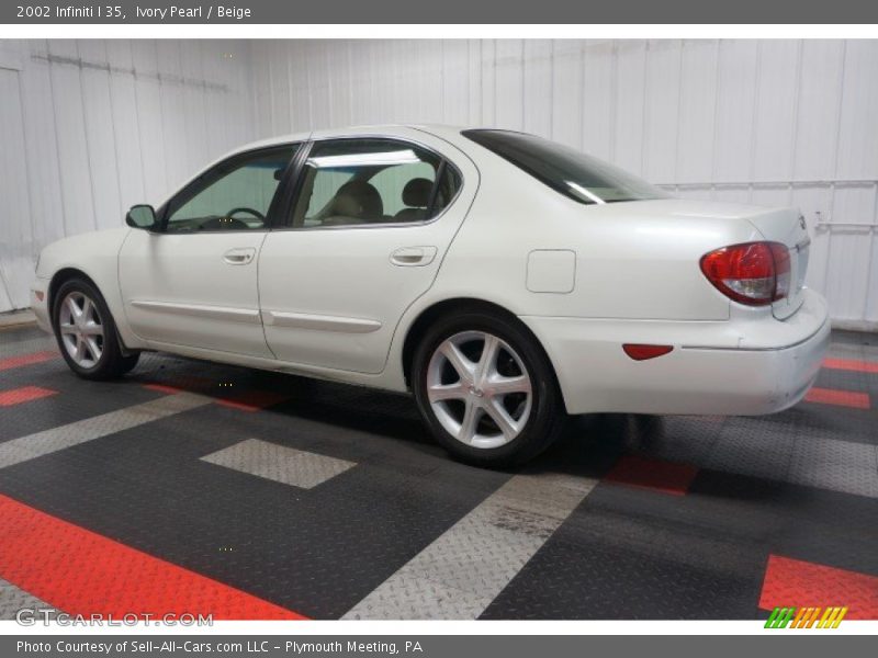 Ivory Pearl / Beige 2002 Infiniti I 35